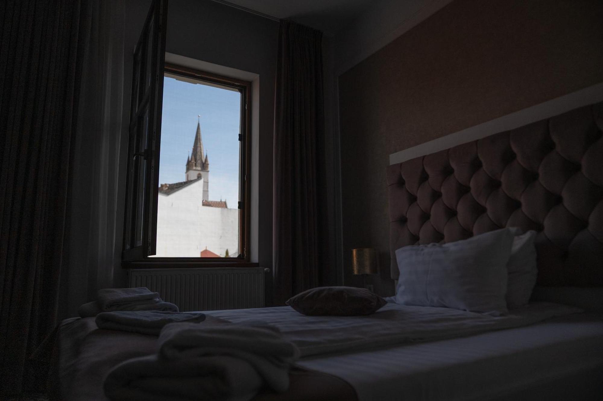 Hotel Marabella Sibiu Esterno foto
